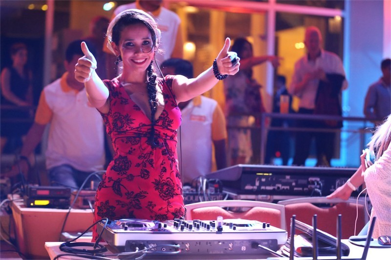 Salsa Night at Eastern Mangroves Hotel and Spa by Anantara